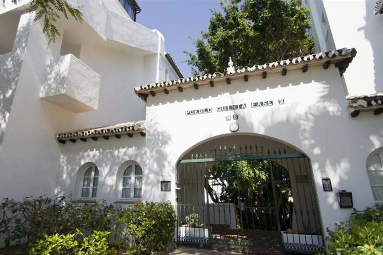 Aparthotel Royal Oasis Club At Pueblo Quinta Benalmádena 3*,