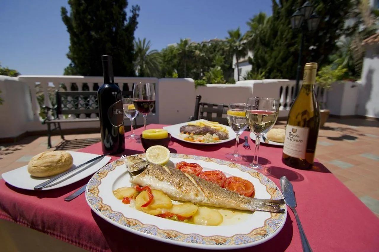 Aparthotel Royal Oasis Club At Pueblo Quinta Benalmádena 3*,  Spagna